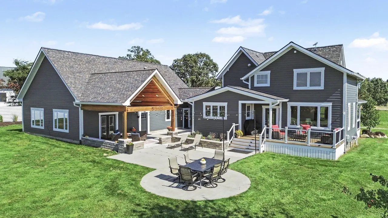 10600 Mooreville Road, Saline, MI 48176