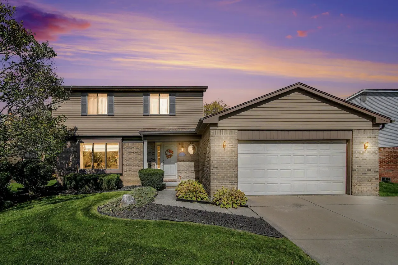 6618 Whitehurst Street, Canton, MI 48187