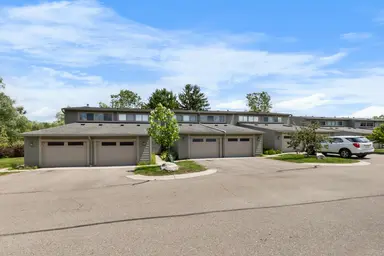 690 Peninsula Court, Ann Arbor, MI 48105 — photo 2