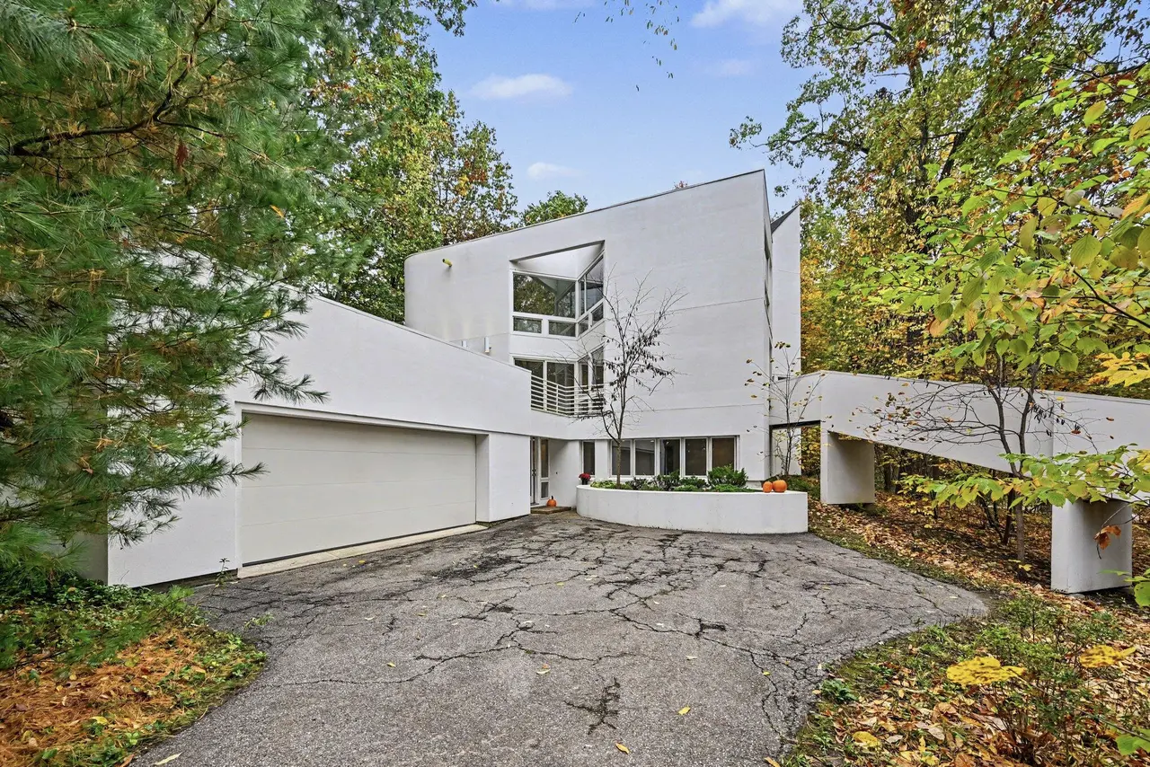 200 Riverview Drive, Ann Arbor, MI 48104