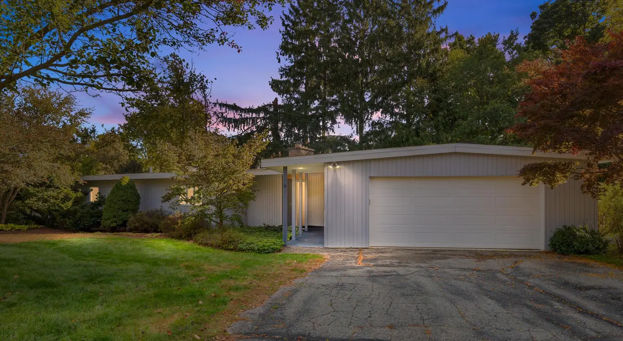 4 Heatheridge Avenue, Ann Arbor, MI 48104