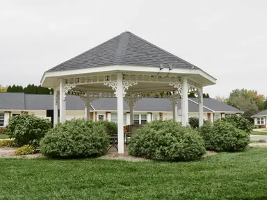 578 Yorkshire Square, Milan, MI 48160 — photo 2