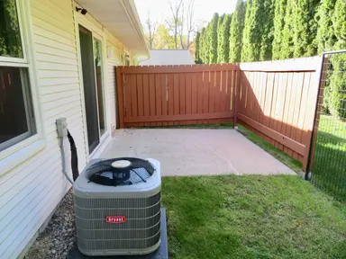 578 Yorkshire Square, Milan, MI 48160 — photo 4