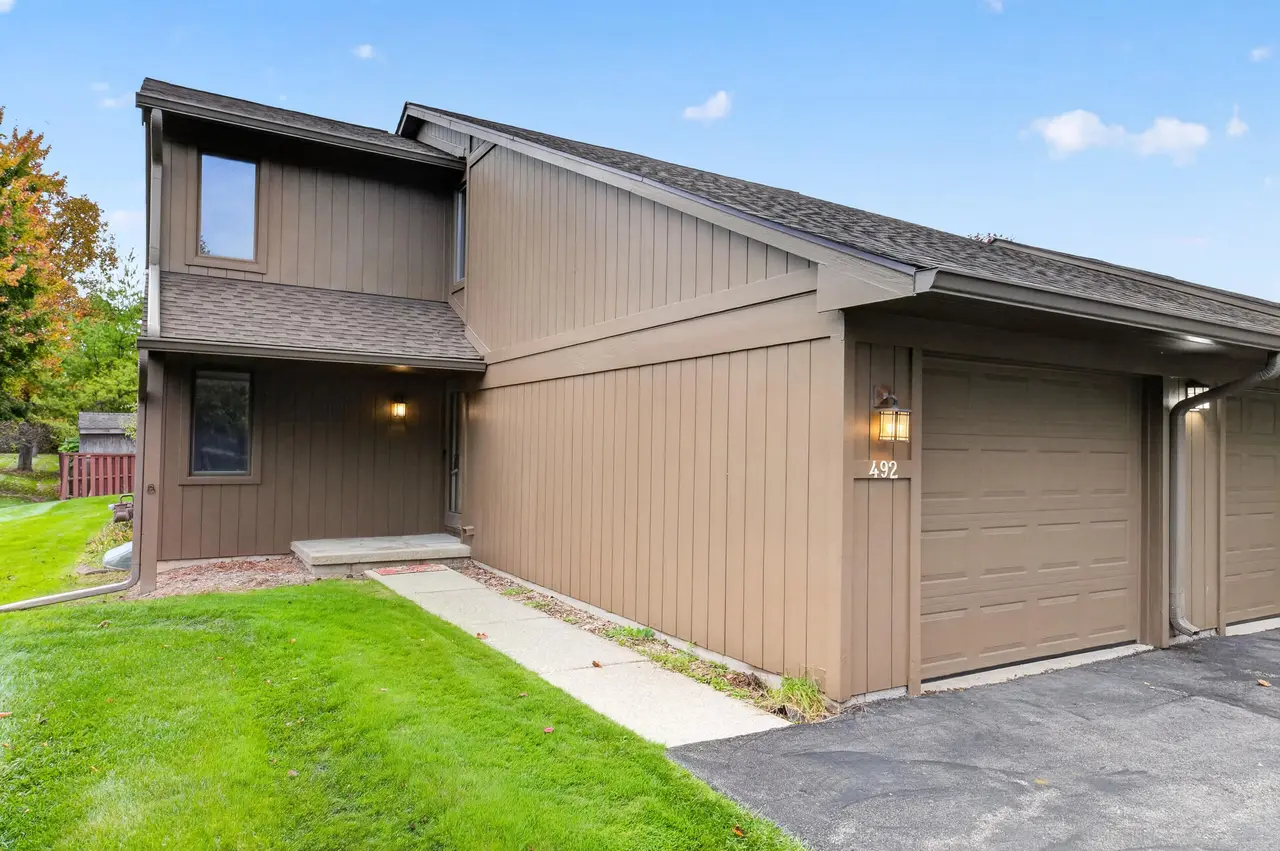 492 Park Place, Saline, MI 48176