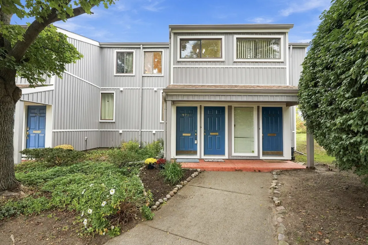 9715 Harbour Cove Court 54, Ypsilanti, MI 48197