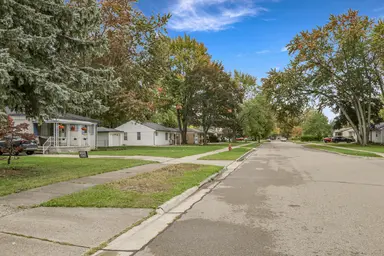 15110 Garden Street, Livonia, MI 48154 — photo 5