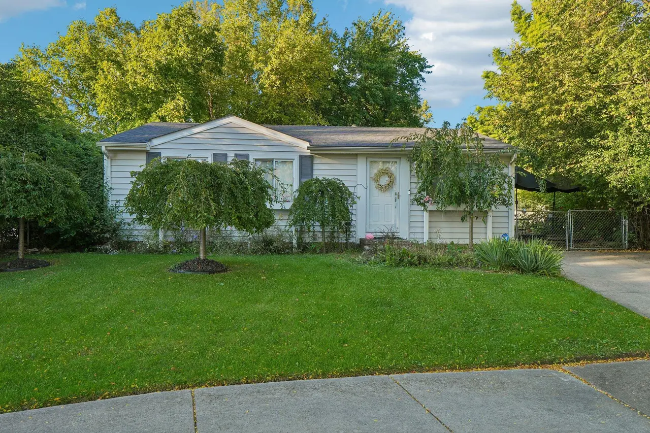 7 Burlingame Court, Ann Arbor, MI 48108