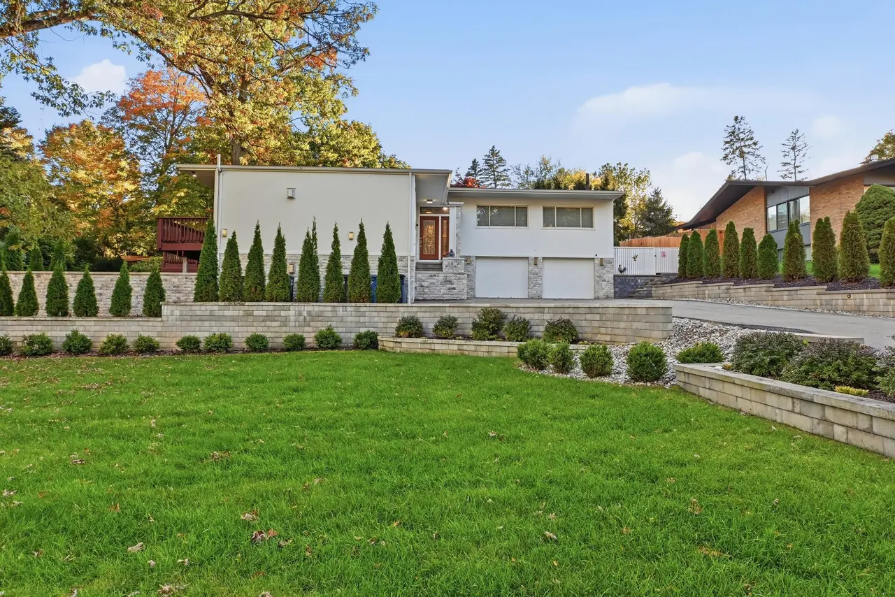 2866 Provincial Drive, Ann Arbor, MI 48104
