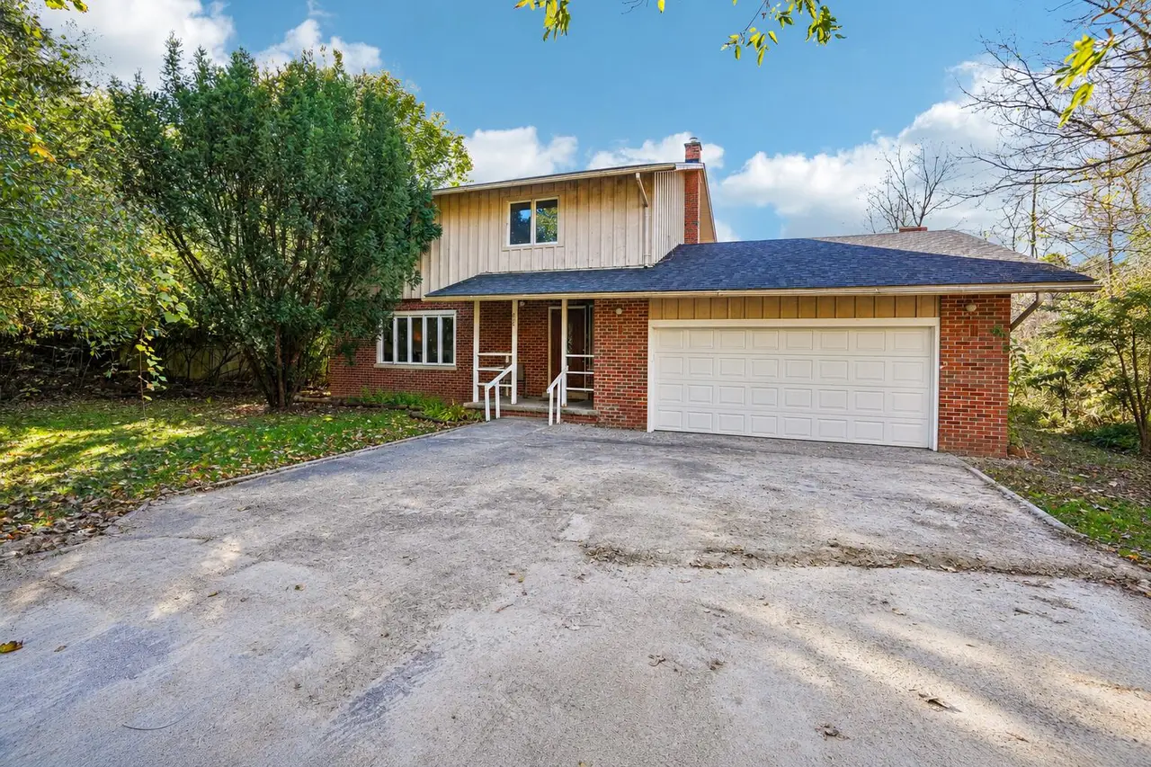 685 Ironwood Drive, Ann Arbor, MI 48103