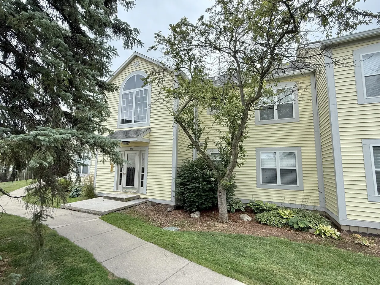 2203 S Huron Parkway S 4, Ann Arbor, MI 48104