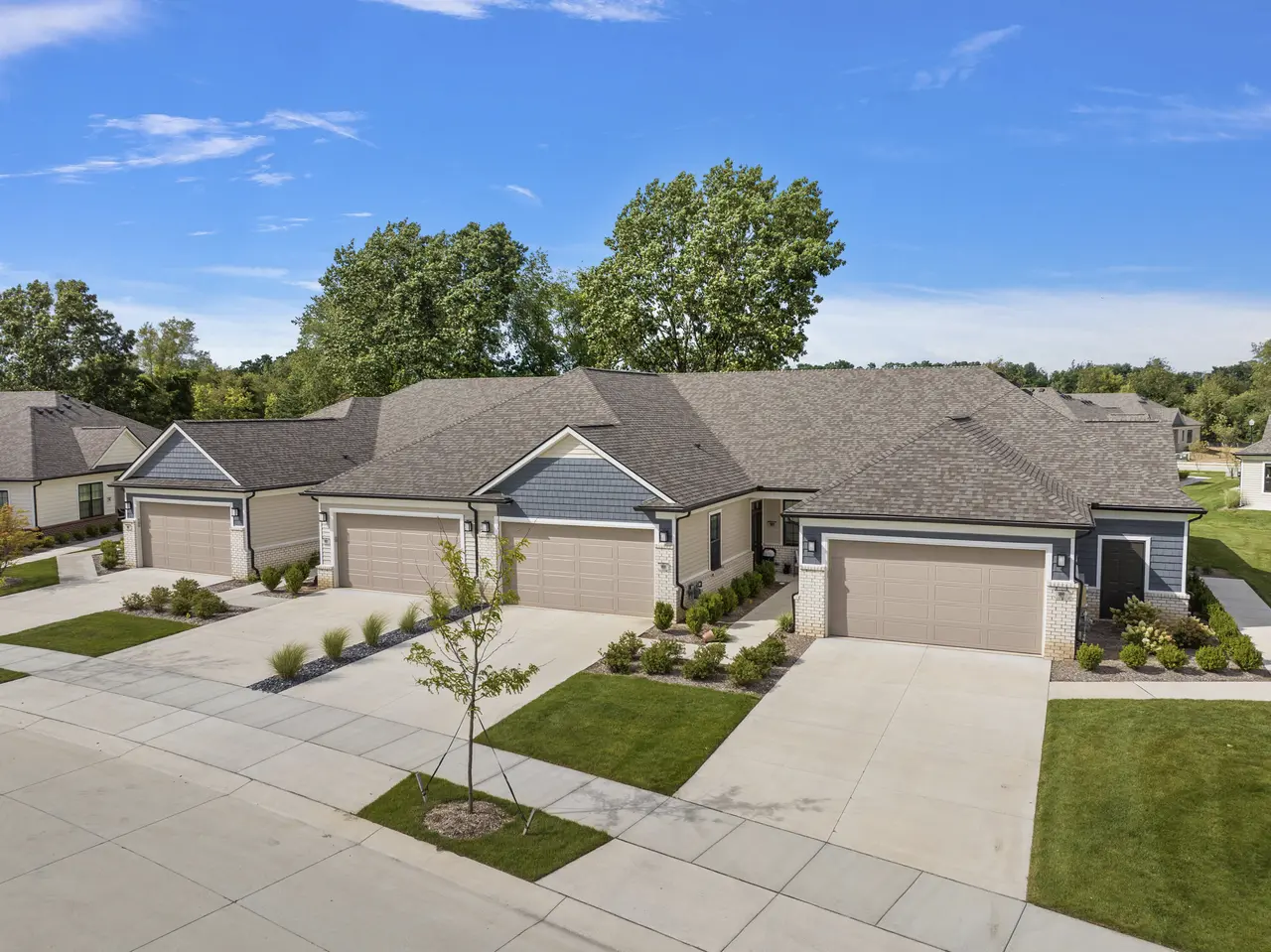 877 Heritage Woods Drive, Dexter, MI 48130