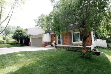 40 Colony Court, Ypsilanti, MI 48197 — photo 2
