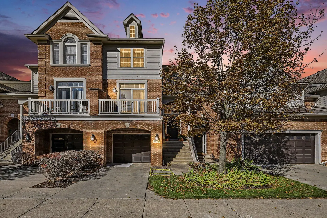 37536 Newburgh Park Circle, Livonia, MI 48152