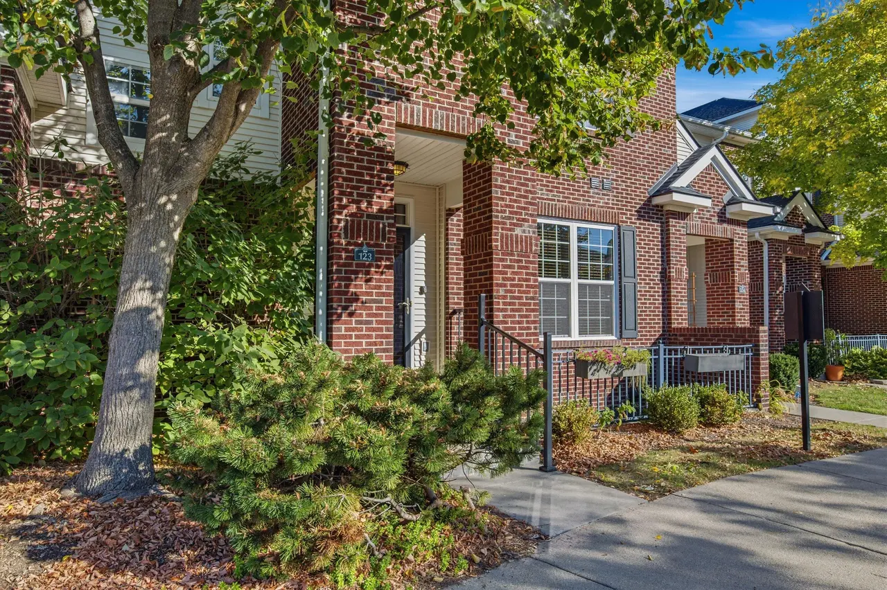 273 Scio Village Court 123, Ann Arbor, MI 48103