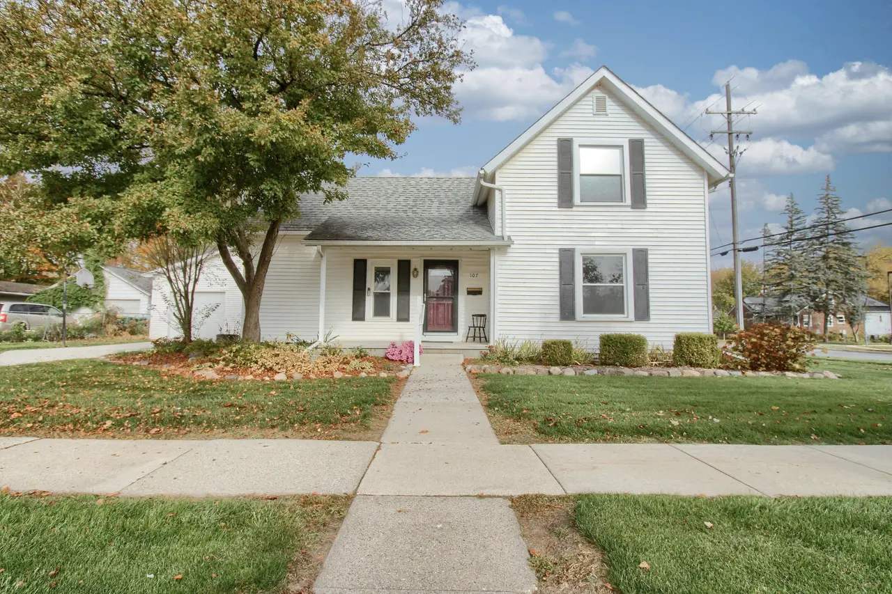 107 E Mckay Street, Saline, MI 48176