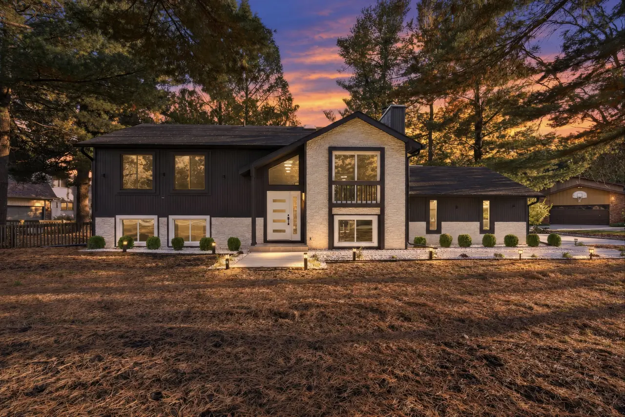 5445 Pine View Drive, Ypsilanti, MI 48197