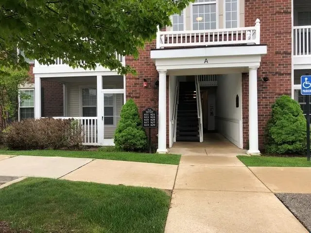 819 E Summerfield Glen Circle, Ann Arbor, MI 48103