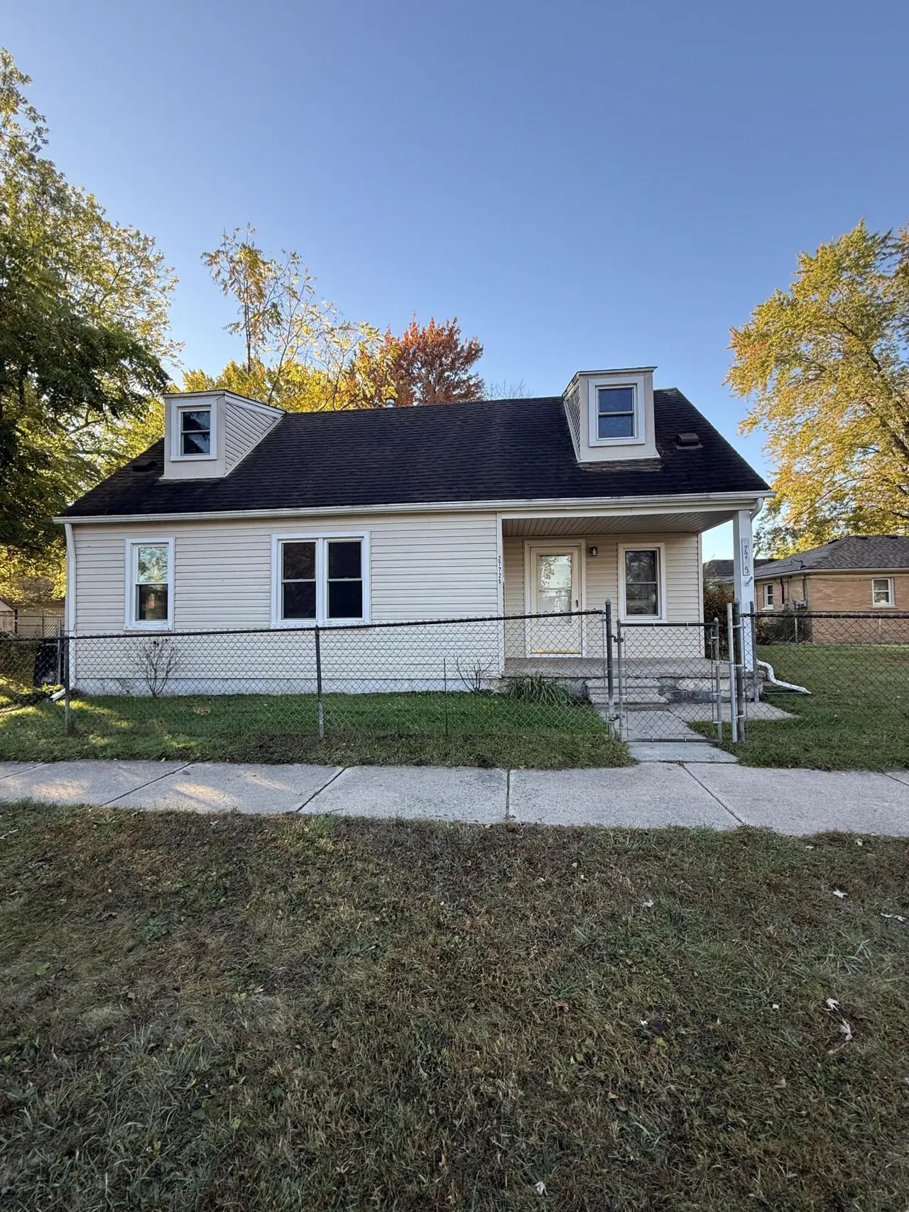 27725 Norfolk Street, Livonia, MI 48152