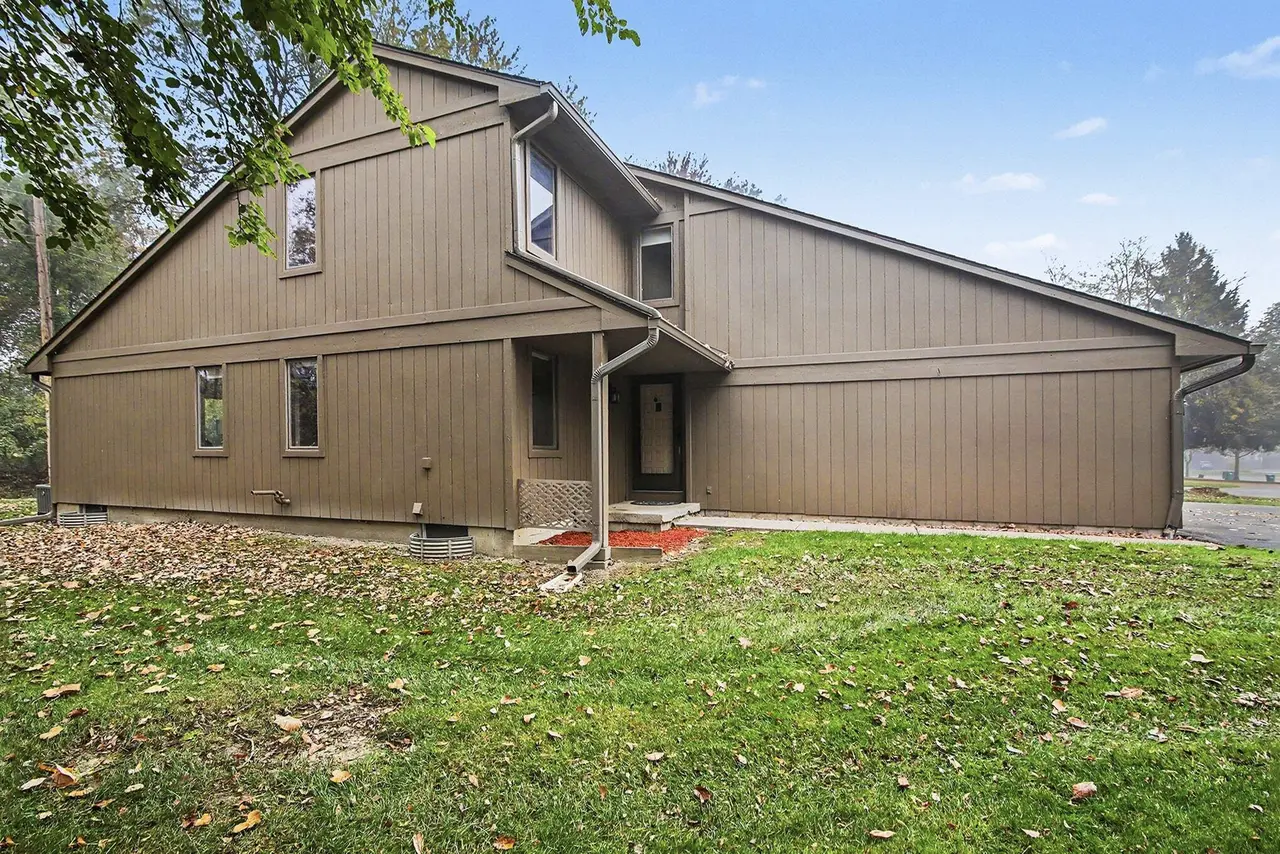 503 Park Place, Saline, MI 48176